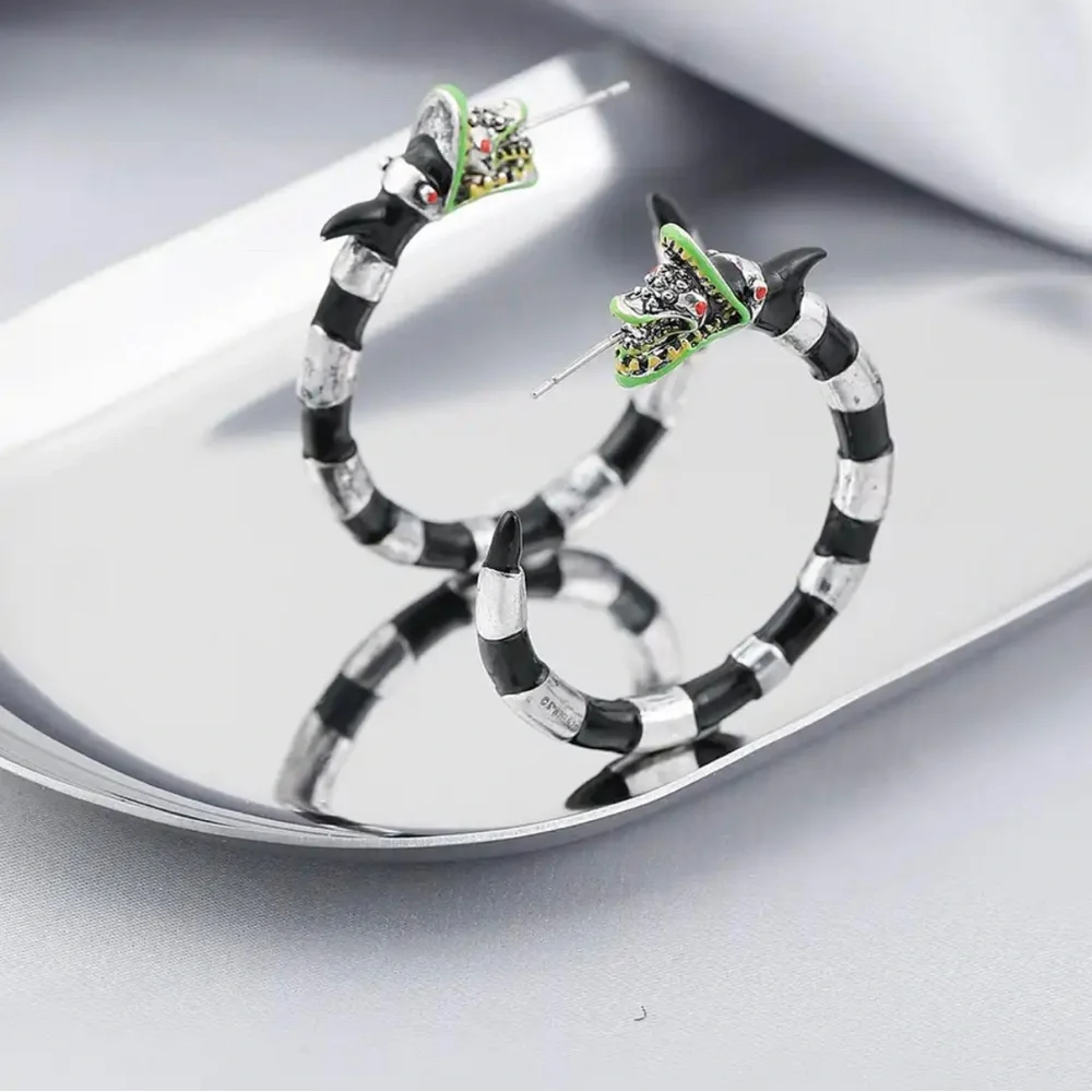 Beetlejuice Sandworm Earrings - Picture 1 of 3